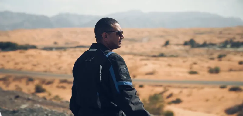 راكب واحد، سبع إمارات، لقطة من الفيلم